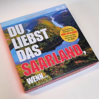 Exklusiv bei uns in St. Wendel, St. Ingbert und Illingen erhältlich. Das Saarland-Quiz mit 500 Fragen. Limitierte Auflage, nur solange Vorrat reicht. Preis €24,95